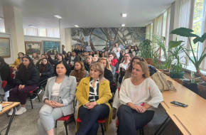 Студенти и преподаватели от Бургаския държавен университет „Проф. д-р Асен Златаров“ участваха в лекция-дискусия за  американски педагогически иновации