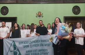 Студенти и преподаватели от Бургаския държавен университет подариха на бургазлии тържествен концерт в чест на 24 май