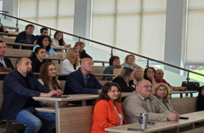 Публична лекция в Бургаски държавен университет събра учени, общественици и граждани около темата за присъединяването на България към еврозоната