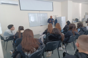 Над 40 ученици от Казанлък се включиха в лекции и демонстрации в Бургаския държавен университет