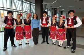 Академичният фолклорен ансамбъл на БДУ с първа сценична изява в НХК
